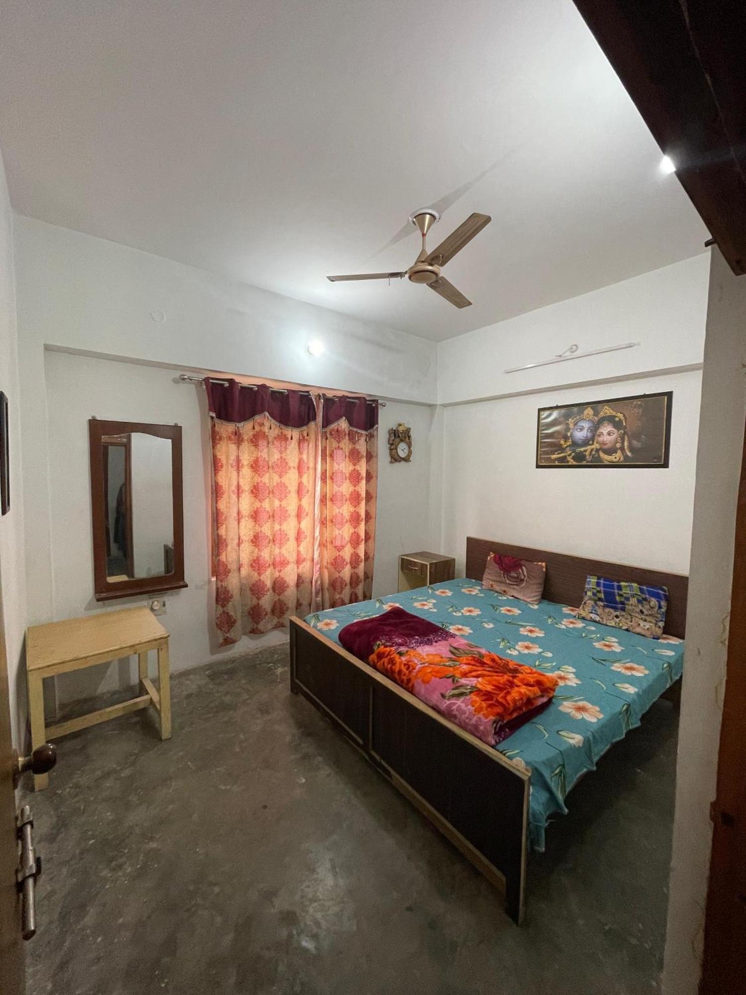 Shree Krishna Garden Hotel Jhusi ภายนอก รูปภาพ