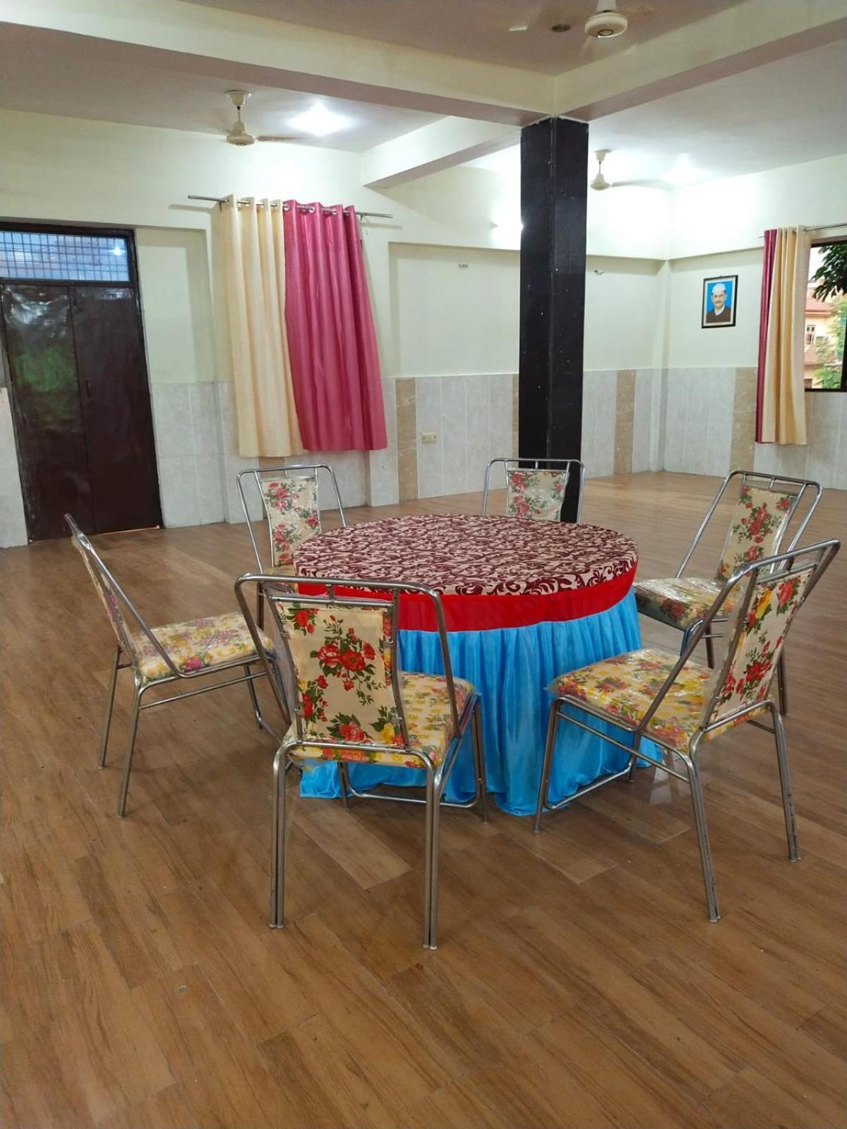 Shree Krishna Garden Hotel Jhusi ภายนอก รูปภาพ