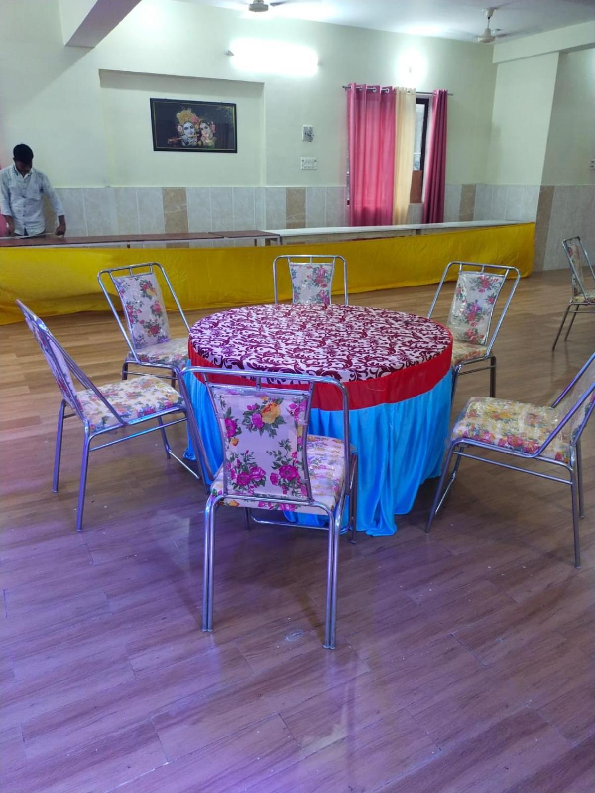 Shree Krishna Garden Hotel Jhusi ภายนอก รูปภาพ