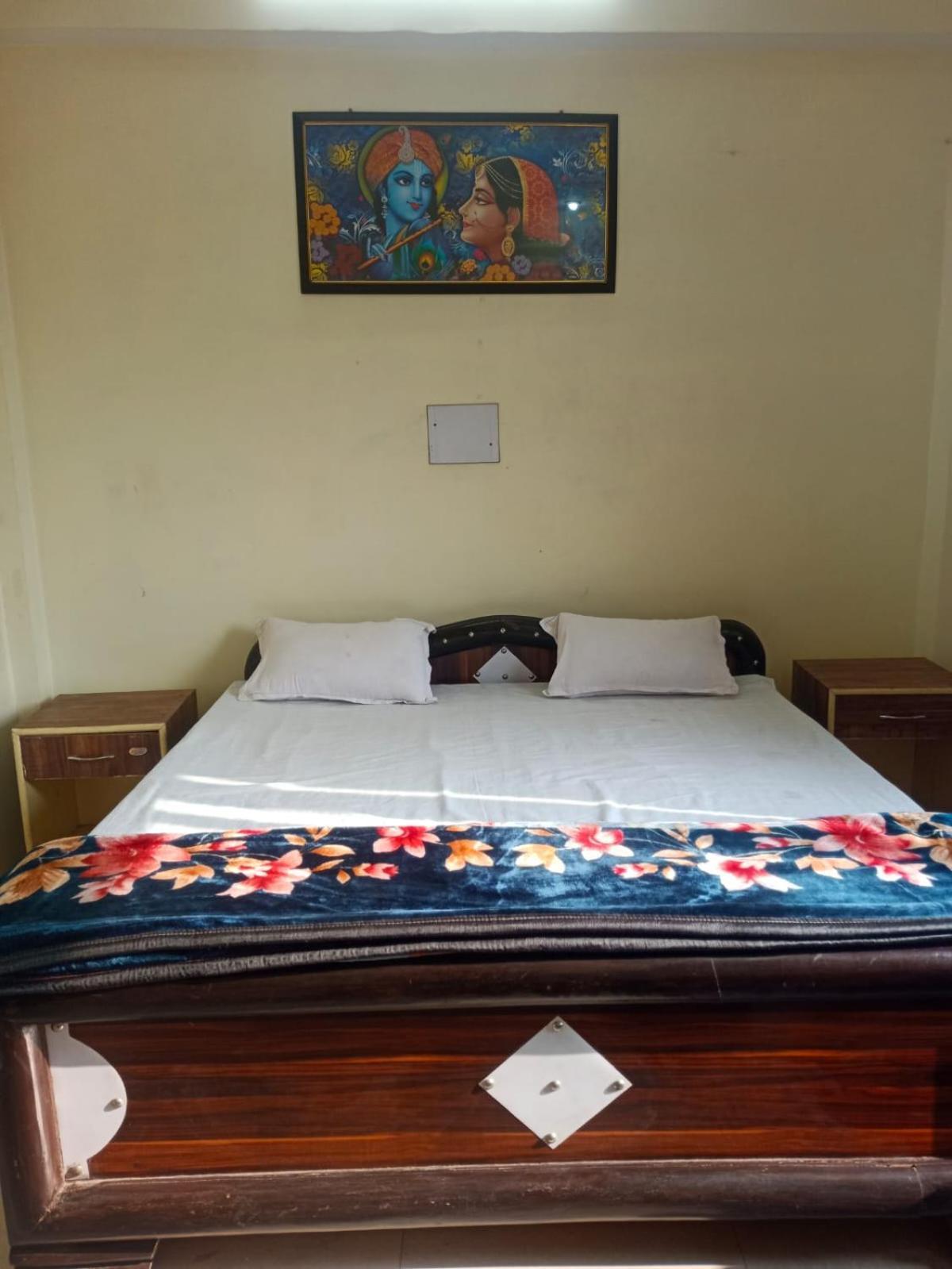 Shree Krishna Garden Hotel Jhusi ภายนอก รูปภาพ